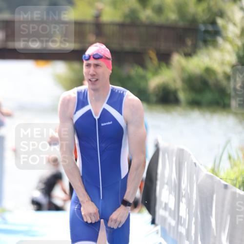 25.08.2024 - Elbe Triathlon Hamburg H.Heesch http://msf.ph/oto/6838064 25.08.2024 14:04:50 Schwimmen 24, 26, 27, 31 meine-sportfotos.de
