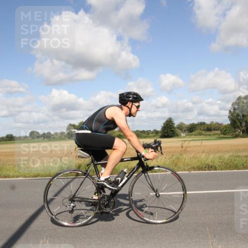 25.08.2024 - Elbe Triathlon Hamburg Fuchs,  Jonas http://msf.ph/oto/6838069 25.08.2024 10:49:23 Radfahren 707, 670, 713, 758 meine-sportfotos.de