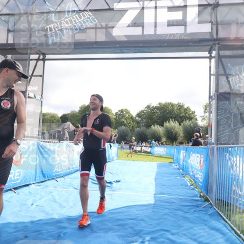 25.08.2024 - Elbe Triathlon Hamburg H.Heesch http://msf.ph/oto/6838073 25.08.2024 10:23:22 Ziel 56, 61 meine-sportfotos.de