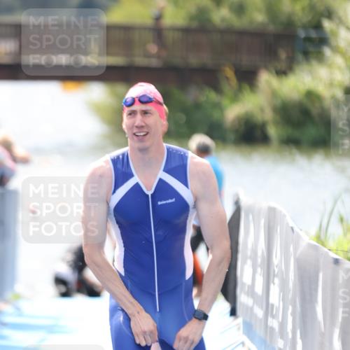 25.08.2024 - Elbe Triathlon Hamburg H.Heesch http://msf.ph/oto/6838076 25.08.2024 14:04:50 Schwimmen 24, 26, 27, 31 meine-sportfotos.de