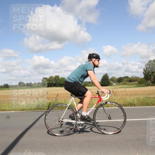 25.08.2024 - Elbe Triathlon Hamburg Fuchs,  Jonas http://msf.ph/oto/6838082 25.08.2024 10:49:32 Radfahren 758, 677 meine-sportfotos.de
