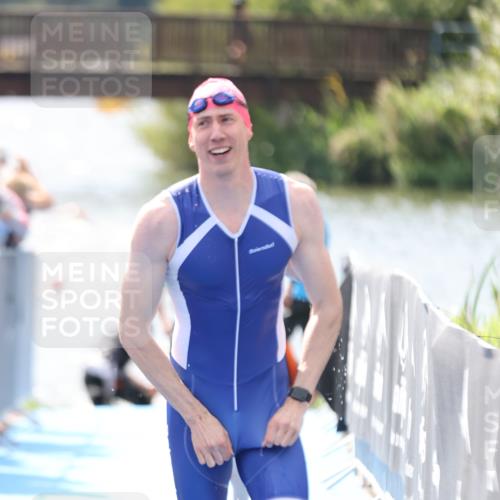 25.08.2024 - Elbe Triathlon Hamburg H.Heesch http://msf.ph/oto/6838085 25.08.2024 14:04:50 Schwimmen 24, 26, 27, 31 meine-sportfotos.de