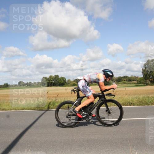 25.08.2024 - Elbe Triathlon Hamburg Fuchs,  Jonas http://msf.ph/oto/6838095 25.08.2024 10:49:52 Radfahren 671, 767, 1849 meine-sportfotos.de