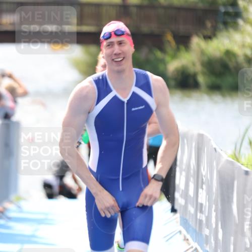 25.08.2024 - Elbe Triathlon Hamburg H.Heesch http://msf.ph/oto/6838096 25.08.2024 14:04:50 Schwimmen 24, 26, 27, 31 meine-sportfotos.de