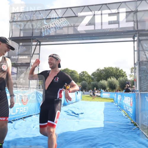 25.08.2024 - Elbe Triathlon Hamburg H.Heesch http://msf.ph/oto/6838099 25.08.2024 10:23:22 Ziel 56, 61 meine-sportfotos.de