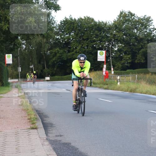 25.08.2024 - Elbe Triathlon Hamburg Fuchs,  Jonas http://msf.ph/oto/6838100 25.08.2024 08:52:51 Radfahren 190, 80, 174 meine-sportfotos.de