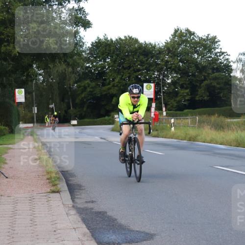 25.08.2024 - Elbe Triathlon Hamburg Fuchs,  Jonas http://msf.ph/oto/6838104 25.08.2024 08:52:51 Radfahren 190, 80, 174 meine-sportfotos.de