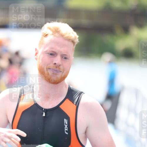 25.08.2024 - Elbe Triathlon Hamburg H.Heesch http://msf.ph/oto/6838139 25.08.2024 14:04:53 Schwimmen 1, 2, 24, 26, 27, 31 meine-sportfotos.de