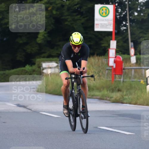 25.08.2024 - Elbe Triathlon Hamburg Fuchs,  Jonas http://msf.ph/oto/6838141 25.08.2024 08:52:55 Radfahren 190, 80, 174 meine-sportfotos.de