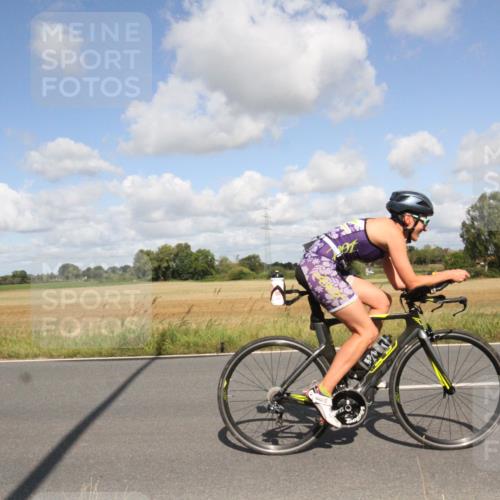 25.08.2024 - Elbe Triathlon Hamburg Fuchs,  Jonas http://msf.ph/oto/6838144 25.08.2024 10:50:28 Radfahren 748, 1516, 708, 1526 meine-sportfotos.de
