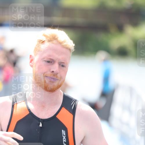 25.08.2024 - Elbe Triathlon Hamburg H.Heesch http://msf.ph/oto/6838152 25.08.2024 14:04:53 Schwimmen 1, 2, 24, 26, 27, 31 meine-sportfotos.de