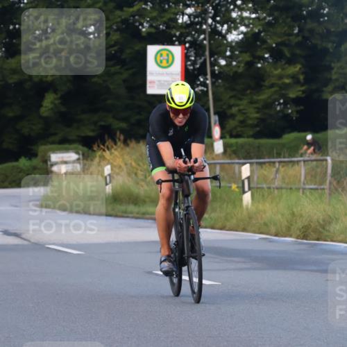 25.08.2024 - Elbe Triathlon Hamburg Fuchs,  Jonas http://msf.ph/oto/6838153 25.08.2024 08:52:55 Radfahren 190, 80, 174 meine-sportfotos.de