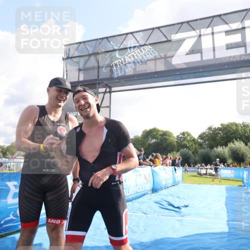 25.08.2024 - Elbe Triathlon Hamburg H.Heesch http://msf.ph/oto/6838155 25.08.2024 10:23:23 Ziel 56, 61 meine-sportfotos.de