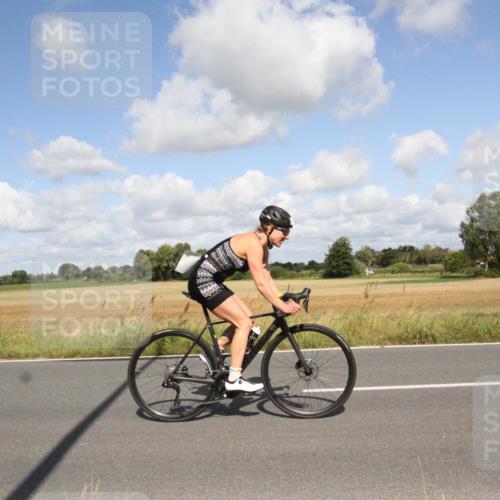 25.08.2024 - Elbe Triathlon Hamburg Fuchs,  Jonas http://msf.ph/oto/6838159 25.08.2024 10:50:31 Radfahren 1516, 708, 1526, 480 meine-sportfotos.de