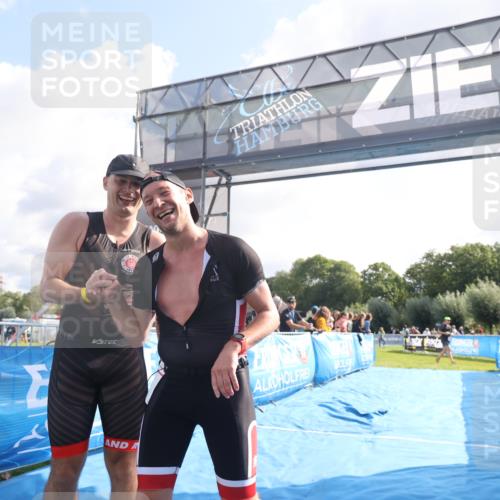 25.08.2024 - Elbe Triathlon Hamburg H.Heesch http://msf.ph/oto/6838160 25.08.2024 10:23:23 Ziel 56, 61 meine-sportfotos.de