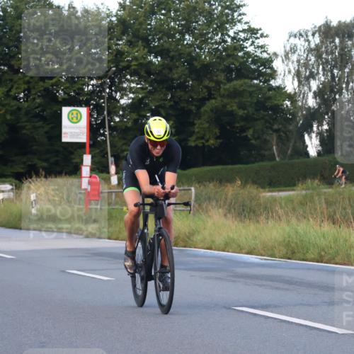 25.08.2024 - Elbe Triathlon Hamburg Fuchs,  Jonas http://msf.ph/oto/6838161 25.08.2024 08:52:56 Radfahren 190, 80, 174 meine-sportfotos.de