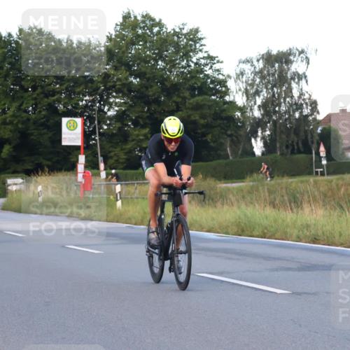 25.08.2024 - Elbe Triathlon Hamburg Fuchs,  Jonas http://msf.ph/oto/6838163 25.08.2024 08:52:56 Radfahren 190, 80, 174 meine-sportfotos.de
