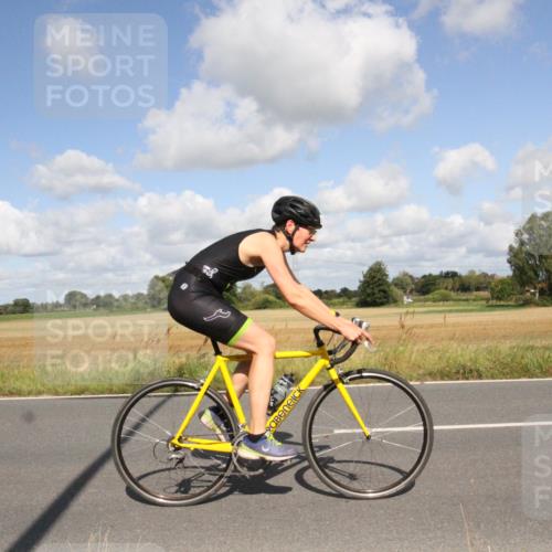25.08.2024 - Elbe Triathlon Hamburg Fuchs,  Jonas http://msf.ph/oto/6838164 25.08.2024 10:50:32 Radfahren 1516, 708, 1526, 480 meine-sportfotos.de
