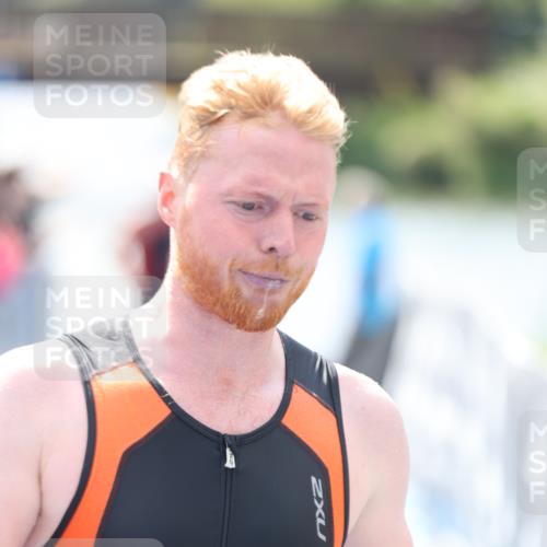 25.08.2024 - Elbe Triathlon Hamburg H.Heesch http://msf.ph/oto/6838167 25.08.2024 14:04:53 Schwimmen 1, 2, 24, 26, 27, 31 meine-sportfotos.de