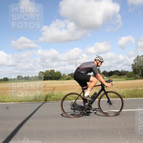 25.08.2024 - Elbe Triathlon Hamburg Fuchs,  Jonas http://msf.ph/oto/6838184 25.08.2024 10:50:49 Radfahren 1569, 698, 1496, 731 meine-sportfotos.de