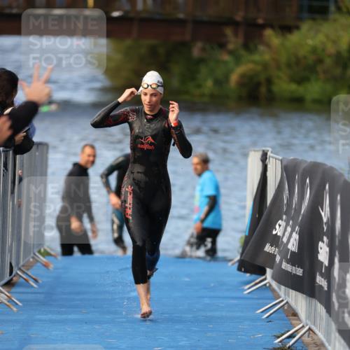 25.08.2024 - Elbe Triathlon Hamburg H.Heesch http://msf.ph/oto/6838185 25.08.2024 08:41:21 Schwimmen 109, 180 meine-sportfotos.de