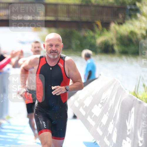25.08.2024 - Elbe Triathlon Hamburg H.Heesch http://msf.ph/oto/6838188 25.08.2024 14:04:57 Schwimmen 1, 2, 14, 26, 27, 31 meine-sportfotos.de