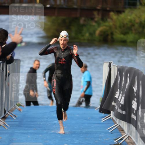 25.08.2024 - Elbe Triathlon Hamburg H.Heesch http://msf.ph/oto/6838190 25.08.2024 08:41:21 Schwimmen 109, 180 meine-sportfotos.de