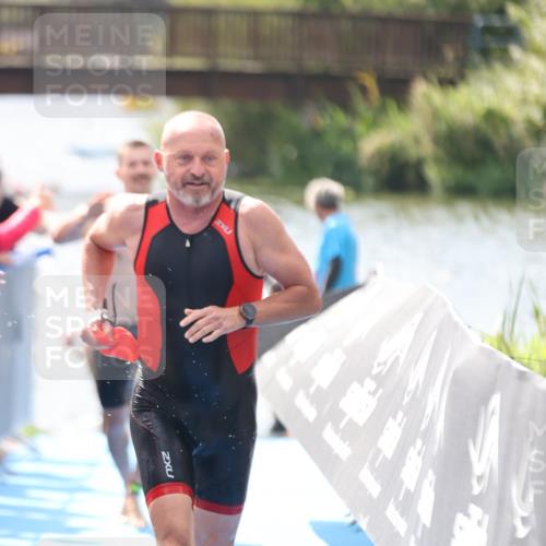 25.08.2024 - Elbe Triathlon Hamburg H.Heesch http://msf.ph/oto/6838191 25.08.2024 14:04:57 Schwimmen 1, 2, 14, 26, 27, 31 meine-sportfotos.de