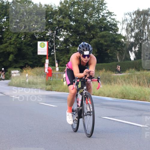 25.08.2024 - Elbe Triathlon Hamburg Fuchs,  Jonas http://msf.ph/oto/6838192 25.08.2024 08:52:57 Radfahren 190, 80, 174 meine-sportfotos.de