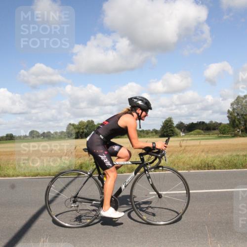 25.08.2024 - Elbe Triathlon Hamburg Fuchs,  Jonas http://msf.ph/oto/6838193 25.08.2024 10:50:50 Radfahren 698, 1496, 731 meine-sportfotos.de