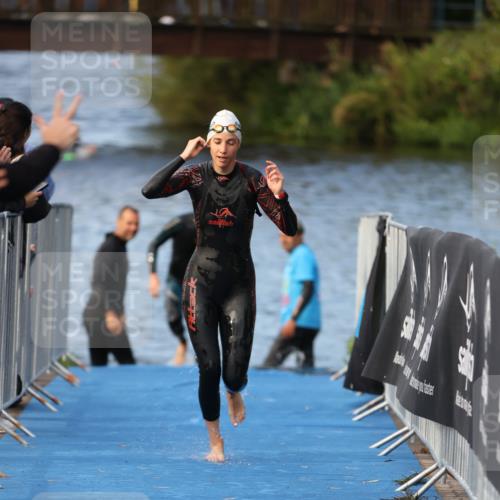 25.08.2024 - Elbe Triathlon Hamburg H.Heesch http://msf.ph/oto/6838194 25.08.2024 08:41:21 Schwimmen 109, 180 meine-sportfotos.de