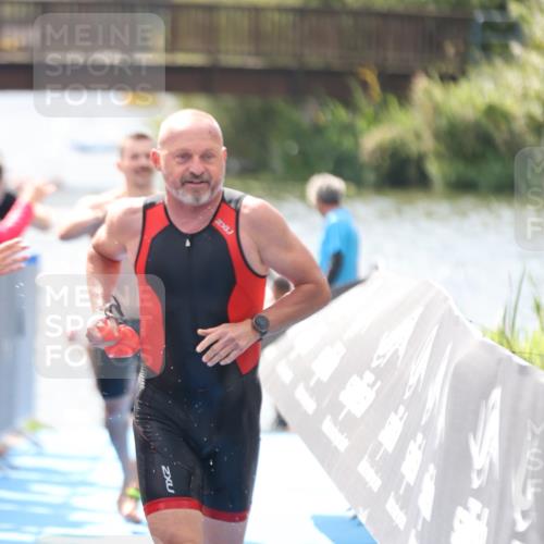 25.08.2024 - Elbe Triathlon Hamburg H.Heesch http://msf.ph/oto/6838195 25.08.2024 14:04:57 Schwimmen 1, 2, 14, 26, 27, 31 meine-sportfotos.de
