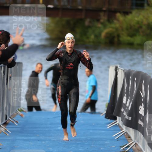 25.08.2024 - Elbe Triathlon Hamburg H.Heesch http://msf.ph/oto/6838199 25.08.2024 08:41:21 Schwimmen 109, 180 meine-sportfotos.de