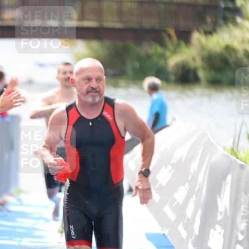 25.08.2024 - Elbe Triathlon Hamburg H.Heesch http://msf.ph/oto/6838201 25.08.2024 14:04:58 Schwimmen 1, 2, 14, 26, 27, 31 meine-sportfotos.de