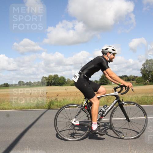 25.08.2024 - Elbe Triathlon Hamburg Fuchs,  Jonas http://msf.ph/oto/6838204 25.08.2024 10:50:56 Radfahren 1496, 731, 703 meine-sportfotos.de