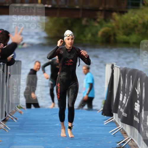 25.08.2024 - Elbe Triathlon Hamburg H.Heesch http://msf.ph/oto/6838205 25.08.2024 08:41:21 Schwimmen 109, 180 meine-sportfotos.de