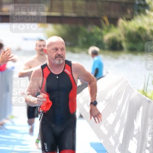 25.08.2024 - Elbe Triathlon Hamburg H.Heesch http://msf.ph/oto/6838207 25.08.2024 14:04:58 Schwimmen 1, 2, 14, 26, 27, 31 meine-sportfotos.de
