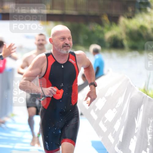 25.08.2024 - Elbe Triathlon Hamburg H.Heesch http://msf.ph/oto/6838226 25.08.2024 14:04:58 Schwimmen 1, 2, 14, 26, 27, 31 meine-sportfotos.de