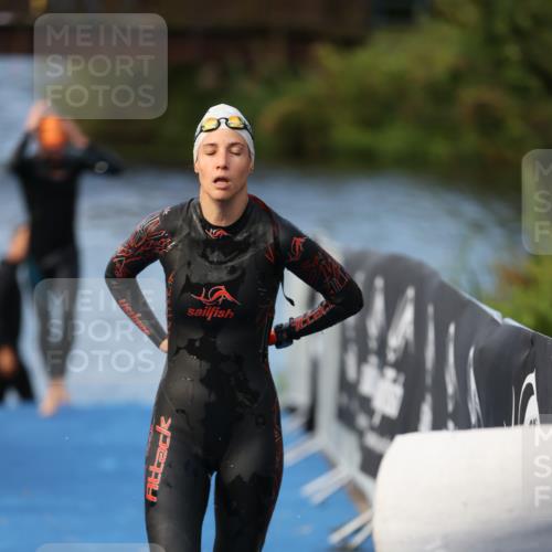25.08.2024 - Elbe Triathlon Hamburg H.Heesch http://msf.ph/oto/6838228 25.08.2024 08:41:23 Schwimmen 109, 180 meine-sportfotos.de