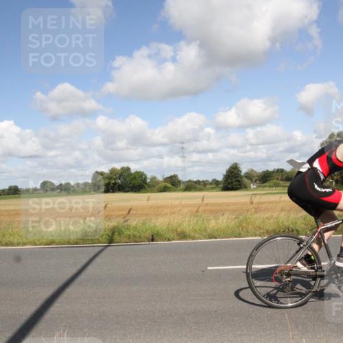 25.08.2024 - Elbe Triathlon Hamburg Fuchs,  Jonas http://msf.ph/oto/6838229 25.08.2024 10:51:06 Radfahren 1548, 737, 1502, 552, 1555 meine-sportfotos.de