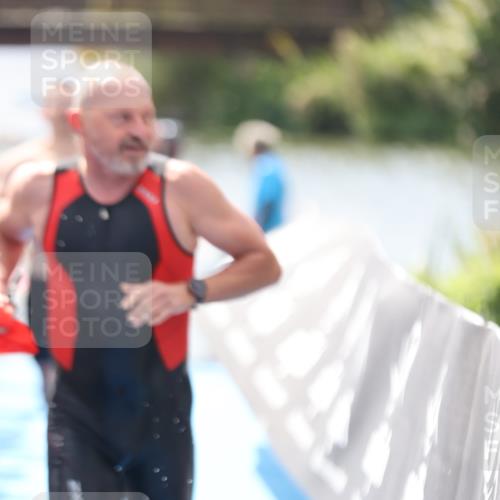 25.08.2024 - Elbe Triathlon Hamburg H.Heesch http://msf.ph/oto/6838236 25.08.2024 14:04:58 Schwimmen 1, 2, 14, 26, 27, 31 meine-sportfotos.de