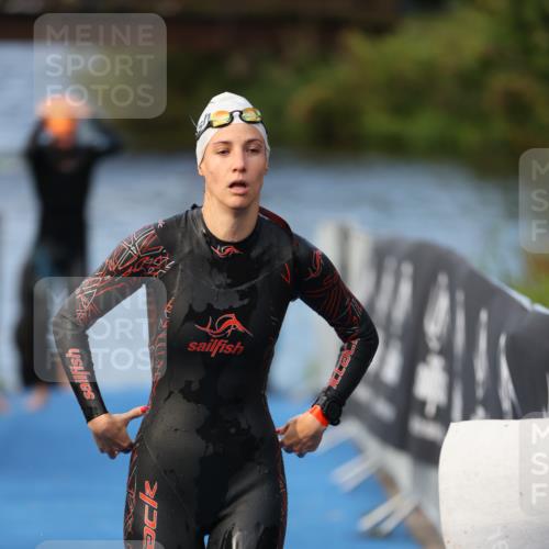 25.08.2024 - Elbe Triathlon Hamburg H.Heesch http://msf.ph/oto/6838237 25.08.2024 08:41:23 Schwimmen 109, 180 meine-sportfotos.de