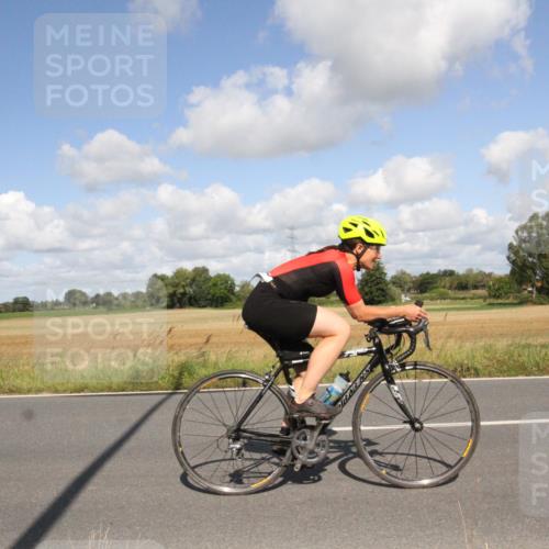 25.08.2024 - Elbe Triathlon Hamburg Fuchs,  Jonas http://msf.ph/oto/6838241 25.08.2024 10:51:12 Radfahren 737, 1502, 552, 1555, 733, 1565 meine-sportfotos.de