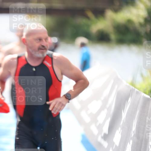25.08.2024 - Elbe Triathlon Hamburg H.Heesch http://msf.ph/oto/6838242 25.08.2024 14:04:58 Schwimmen 1, 2, 14, 26, 27, 31 meine-sportfotos.de