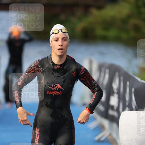 25.08.2024 - Elbe Triathlon Hamburg H.Heesch http://msf.ph/oto/6838245 25.08.2024 08:41:23 Schwimmen 109, 180 meine-sportfotos.de