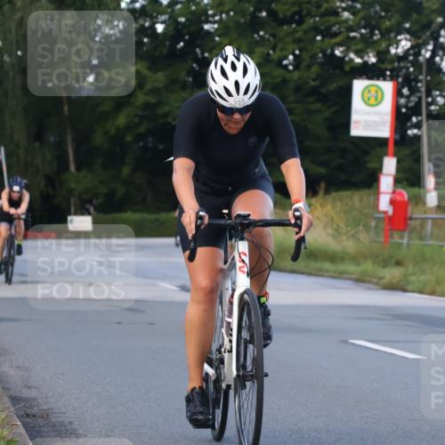 25.08.2024 - Elbe Triathlon Hamburg Fuchs,  Jonas http://msf.ph/oto/6838248 25.08.2024 08:53:06 Radfahren 110, 153, 117, 139 meine-sportfotos.de