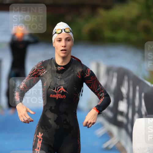 25.08.2024 - Elbe Triathlon Hamburg H.Heesch http://msf.ph/oto/6838250 25.08.2024 08:41:23 Schwimmen 109, 180 meine-sportfotos.de