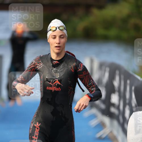 25.08.2024 - Elbe Triathlon Hamburg H.Heesch http://msf.ph/oto/6838256 25.08.2024 08:41:23 Schwimmen 109, 180 meine-sportfotos.de