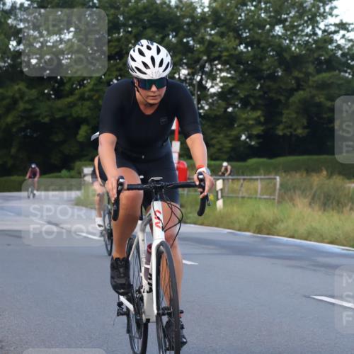 25.08.2024 - Elbe Triathlon Hamburg Fuchs,  Jonas http://msf.ph/oto/6838257 25.08.2024 08:53:06 Radfahren 110, 153, 117, 139 meine-sportfotos.de