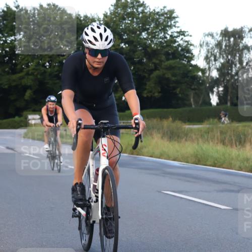 25.08.2024 - Elbe Triathlon Hamburg Fuchs,  Jonas http://msf.ph/oto/6838260 25.08.2024 08:53:06 Radfahren 110, 153, 117, 139 meine-sportfotos.de
